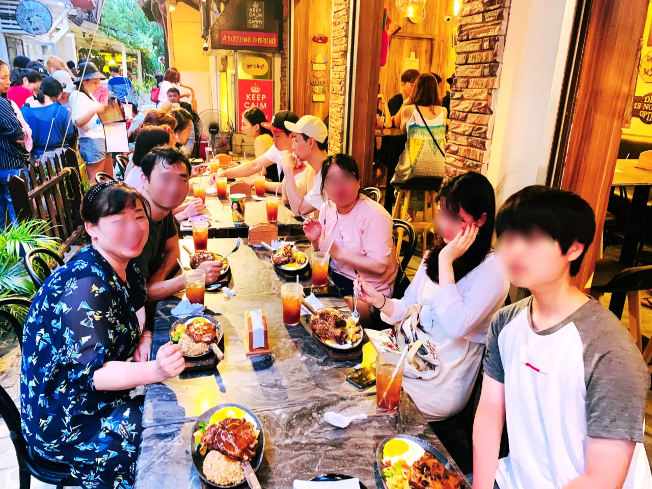 가족여행을 떠나기에는 보라카이 만한 곳이 없죠